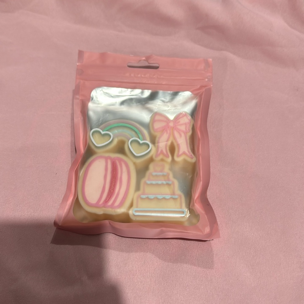 Stoney Clover Lane Macron Rainbow Bow Cake Straw Toppers The Fawn Doe BNWT